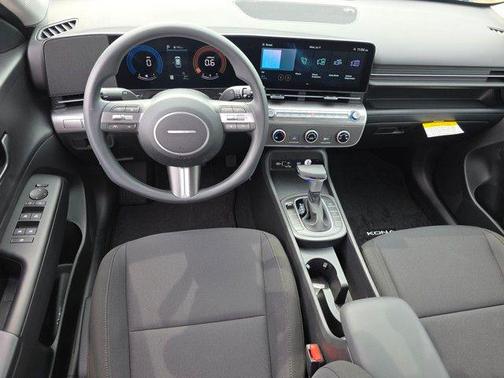 2025 Hyundai KONA SE