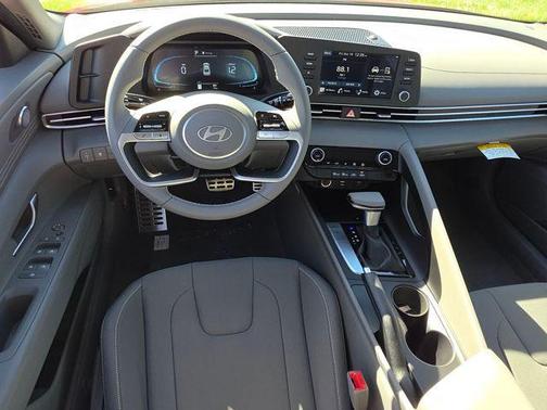 2025 Hyundai ELANTRA Sport