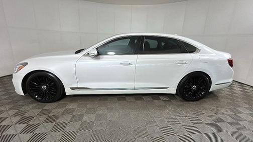 Snow White Pearl 2019 Kia K900 Luxury