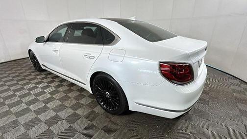 Snow White Pearl 2019 Kia K900 Luxury