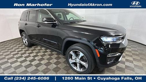 Diamond Black Crystal Pearlcoat 2024 Jeep Grand Cherokee 4xe Base