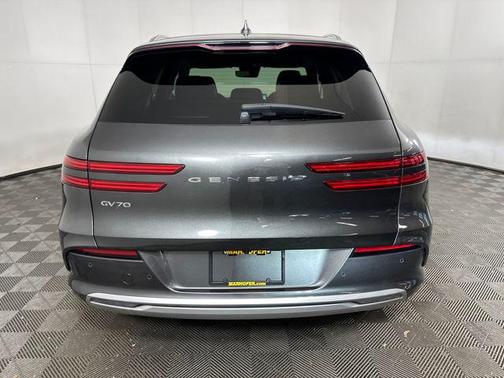 2023 Genesis Electrified GV70 Advanced AWD