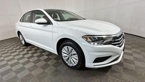 Pure White 2019 Volkswagen Jetta 1.4T SE