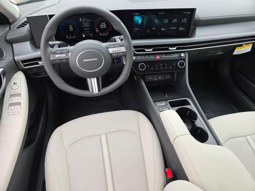 2026 Hyundai SONATA SEL