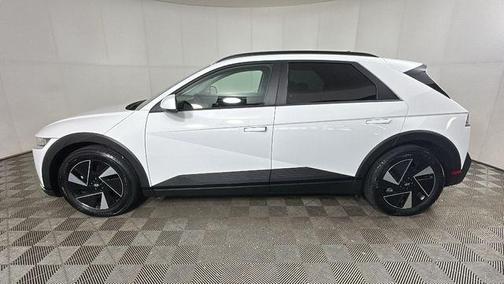 Atlas White 2025 Hyundai IONIQ 5 SEL
