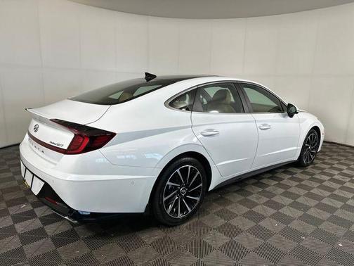 2021 Hyundai SONATA Limited
