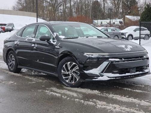 Abyss Black 2026 Hyundai SONATA Hybrid Base