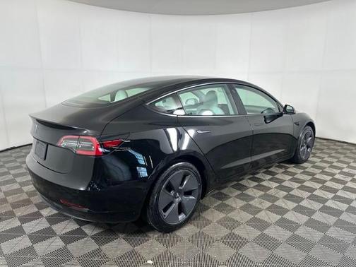 2022 Tesla Model 3 Standard Range