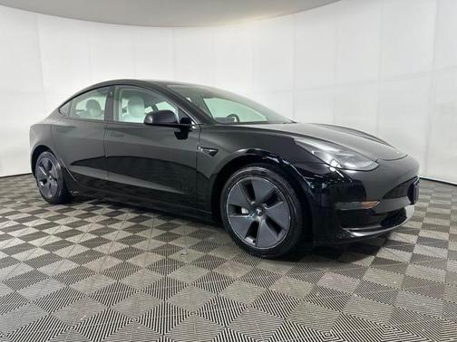 2022 Tesla Model 3 Standard Range