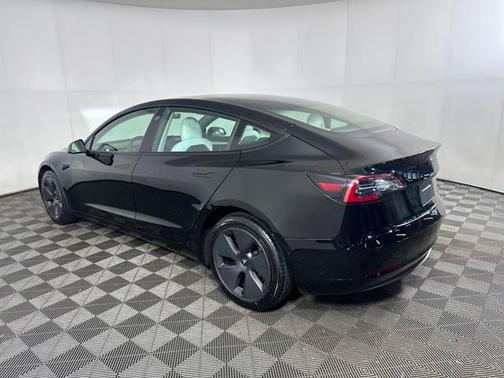 2022 Tesla Model 3 Standard Range
