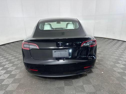 2022 Tesla Model 3 Standard Range