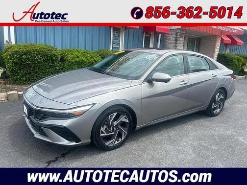 Fluid Metal 2024 Hyundai ELANTRA Limited