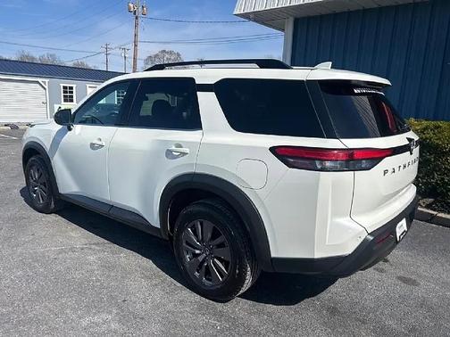 2024 Nissan Pathfinder SV FWD