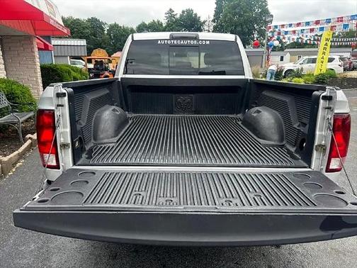 2017 RAM 1500 SLT