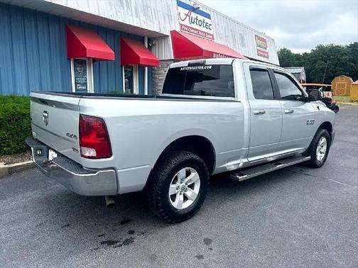 2017 RAM 1500 SLT
