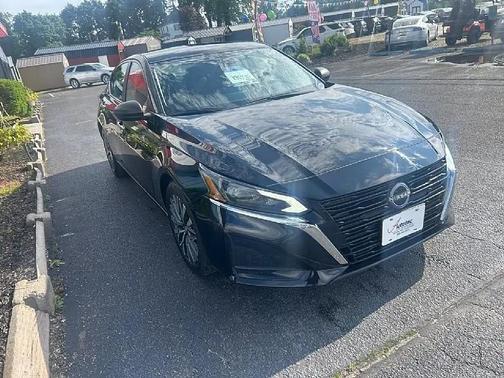 Super Black 2024 Nissan Altima 2.5 SV