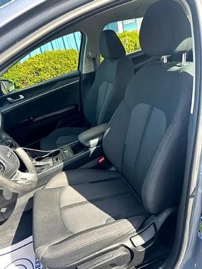 2022 Kia K5 LXS