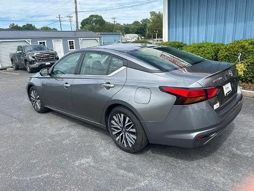 Gun Metallic 2024 Nissan Altima 2.5 SV