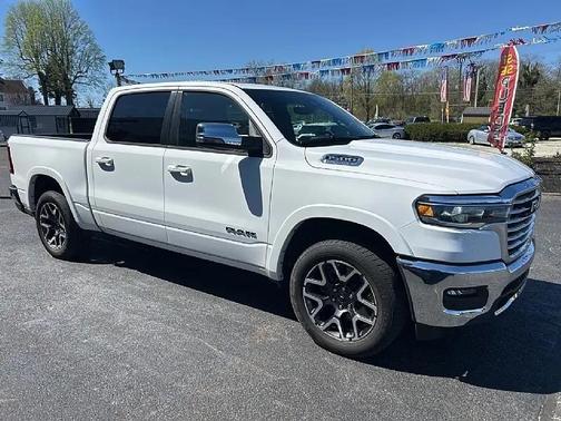 Bright White Clearcoat 2026 RAM 1500 Laramie