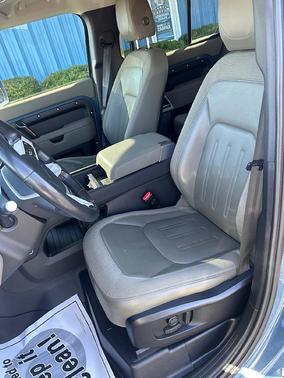 2020 Land Rover Defender 110 SE