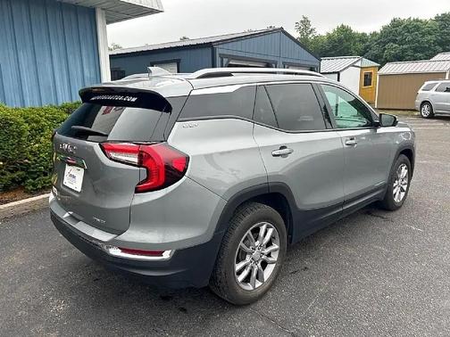 Sterling Metallic 2024 GMC Terrain SLT