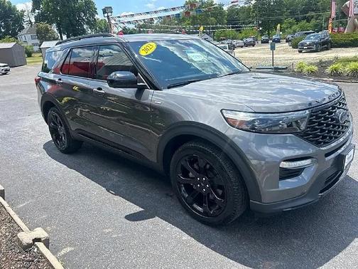Carbonized Gray Metallic 2023 Ford Explorer ST-Line