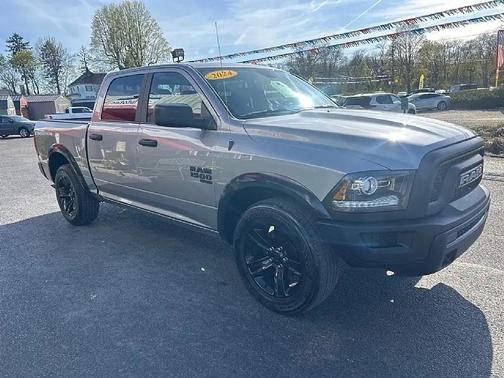 Not Specified 2024 RAM 1500 Classic Warlock Crew Cab 4x2 5'7' Box