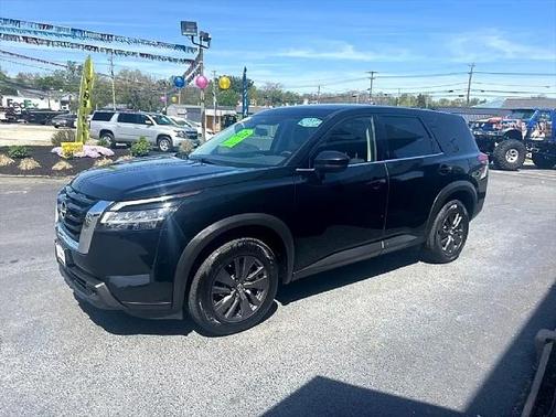 2022 Nissan Pathfinder S 4WD