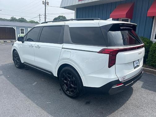 2025 Kia Carnival SX