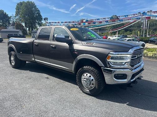 2019 RAM 3500 Laramie Crew Cab 4x4 8' Box