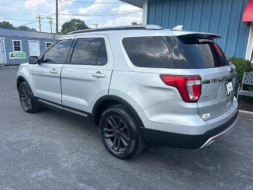 Ingot Silver Metallic 2016 Ford Explorer XLT