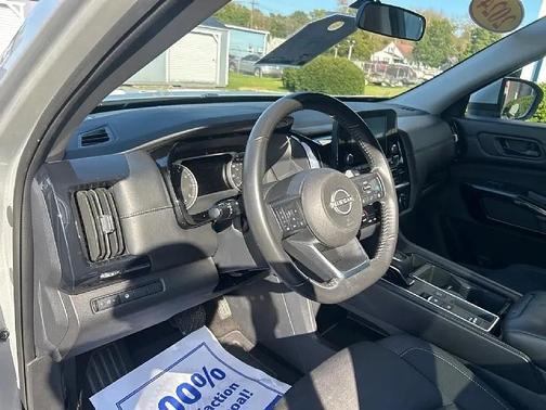 Brilliant Silver 2024 Nissan Pathfinder SV FWD