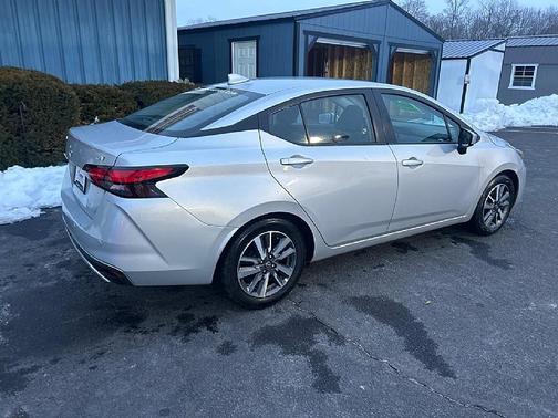 2023 Nissan Versa 1.6 SV