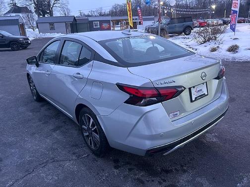 2023 Nissan Versa 1.6 SV