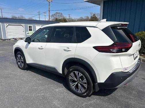 Pearl White Tricoat 2023 Nissan Rogue SV