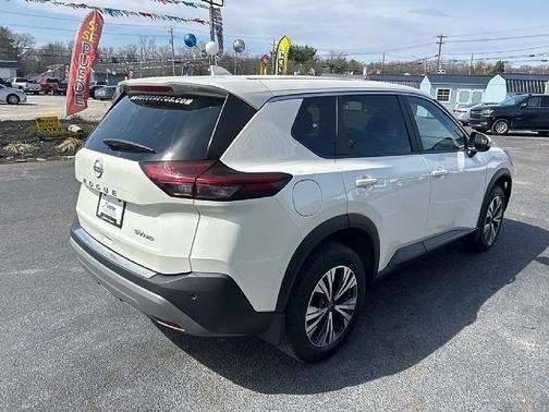 Pearl White Tricoat 2023 Nissan Rogue SV