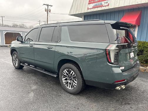 2025 Chevrolet Suburban 4WD Z71