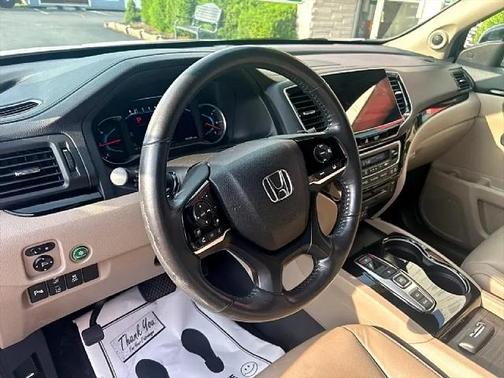 2020 Honda Pilot Touring 8-Passenger
