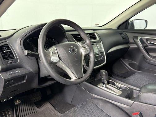 Glacier White 2018 Nissan Altima 2.5 S