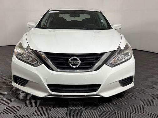 Glacier White 2018 Nissan Altima 2.5 S