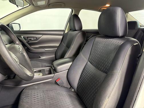 Glacier White 2018 Nissan Altima 2.5 S