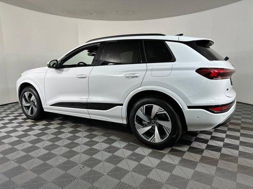 2025 Audi Q6 e-tron Premium Plus quattro