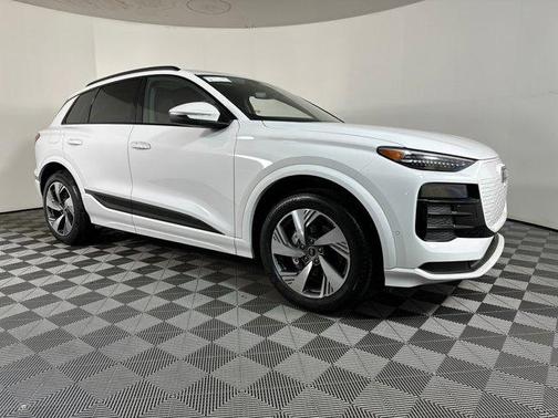 2025 Audi Q6 e-tron Premium Plus quattro