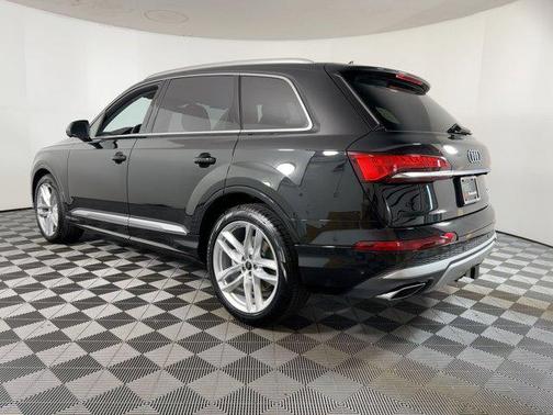 2025 Audi Q7 55 Premium Plus
