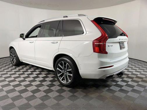 2018 Volvo XC90 T6 Momentum
