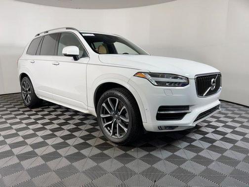 2018 Volvo XC90 T6 Momentum