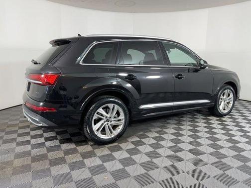 2023 Audi Q7 55 Premium Plus