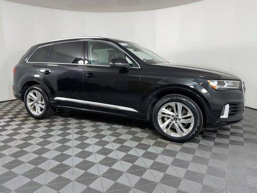 2023 Audi Q7 55 Premium Plus