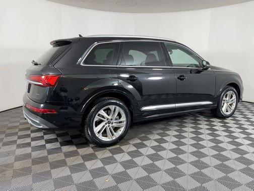 2023 Audi Q7 55 Premium Plus