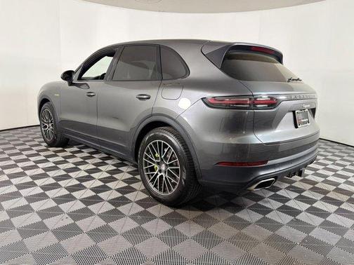 Quartzite Metallic 2019 Porsche Cayenne Cayenne E-Hybrid